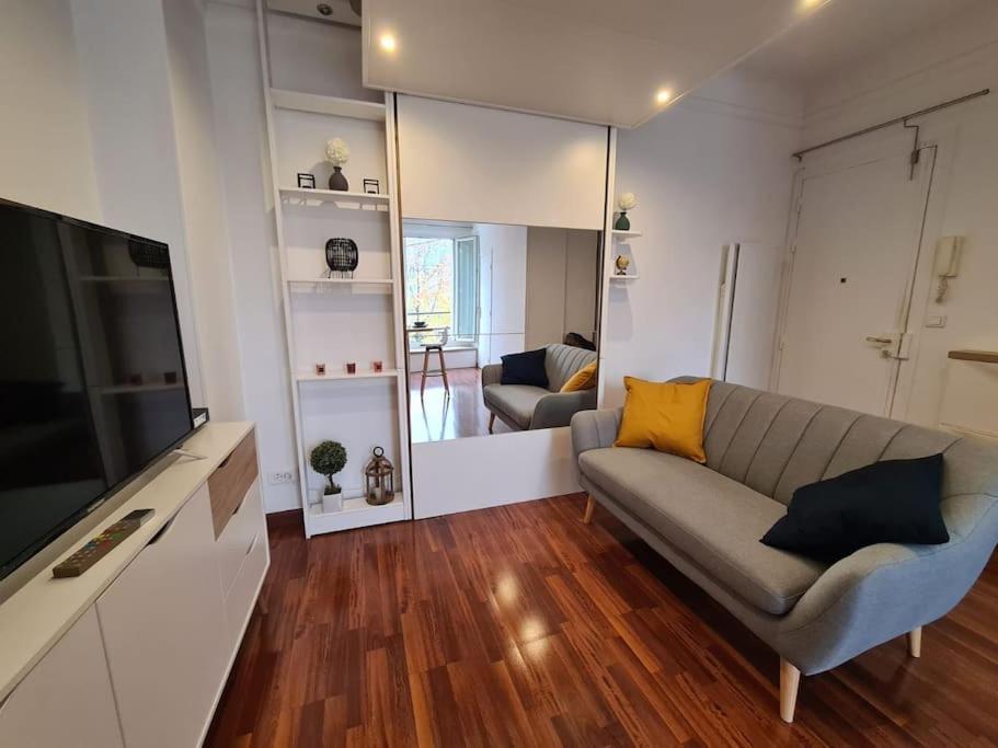 Studio A 2 Pas De La Gare Sartrouville Exteriör bild