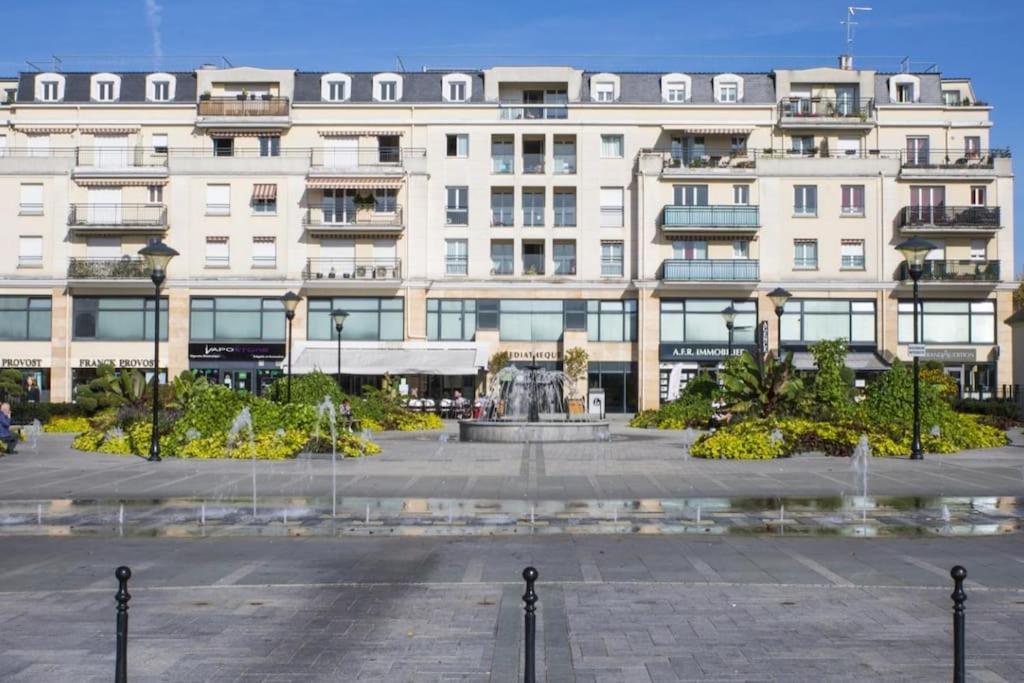 Studio A 2 Pas De La Gare Sartrouville Exteriör bild