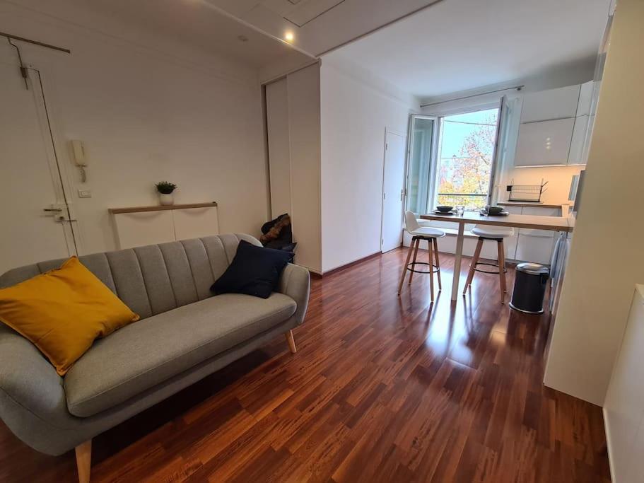 Studio A 2 Pas De La Gare Sartrouville Exteriör bild