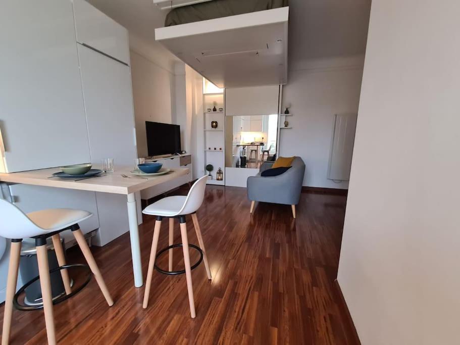 Studio A 2 Pas De La Gare Sartrouville Exteriör bild